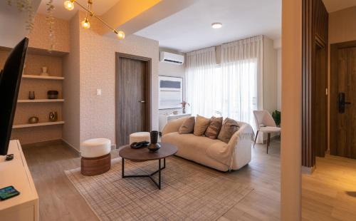 Evaristo Morales Apartamento | Luxury 2Bedr, 2 Balcony Pool, Gym, Downtown Santo Domingo