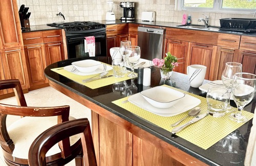 West End Village Apartamento | Luxury 2bedroom holiday apartments w/wifi & AC in the picturesque West End, #8