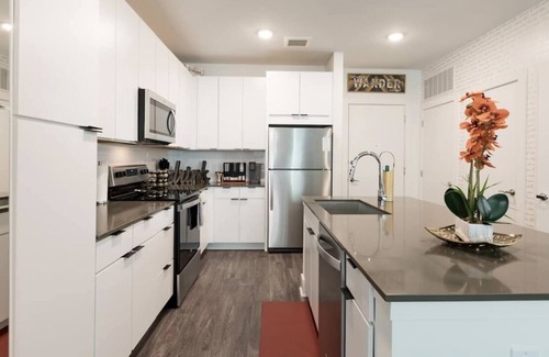 Peoplestown Apartamento | Luxury 2BR/2BA APT w/Gym, Pool & Free Parking