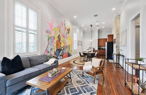 Faubourg Lafayette Condominio | Luxury 2BR Condo - Steps to St. Charles Ave/CBD/French Quarter