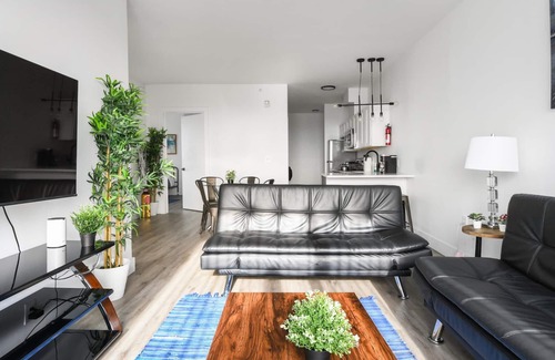 Elizabeth Apartamento | Luxury 2BR 30 Mins to Manhattan Evonify