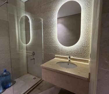 The 5th Settlement Apartamento | Luxury 2BR Apartment near AUC & 90 Point Mall
