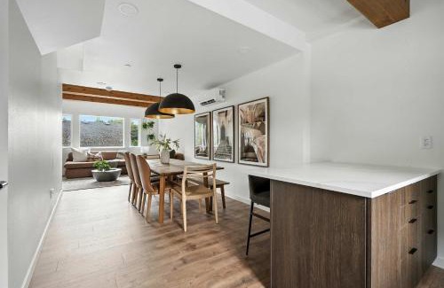 Kerns Casa | Luxury 2BR at The Adelynn