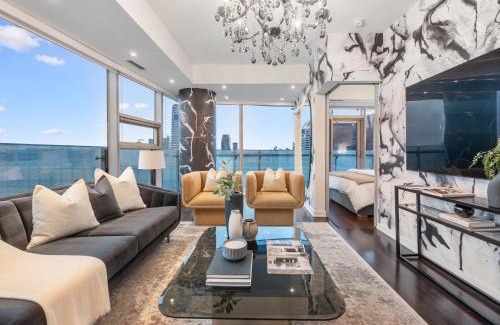 Toronto Entertainment District Apartamento | Luxury 2Br Condo Entertainment District Downtown CN Tower View Balcony Pool & Hot Tub