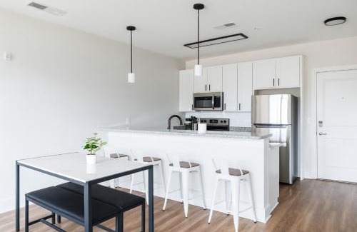Glen Iris Apartamento | Luxury 2BR Condo Steps from UAB Campus 5a