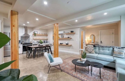 Mississippi District Apartamento | Luxury 2BR Mississisppi Home 95 WalkScore