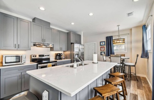 East Ybor Casa | Luxury 2BR Ybor City Townhouse Near 7th
