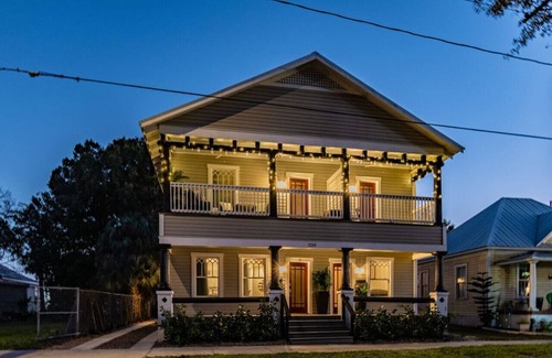 East Ybor Casa | Luxury 2BR Ybor City Townhouse Near 7th
