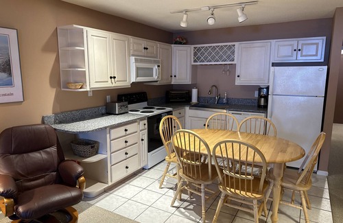 East Burke Condominio | Lujo 3/4 Dormitorio Slopeside Condominuim vistas Sherburne Ascensor