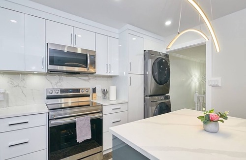 Guildford Casa | Luxury 3 Bed 2 Bath Main House