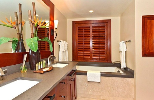 Ko Olina Condominio | Condominio de lujo de 3 habitaciones, 3 baños en planta baja junto a la piscina (BT103)
