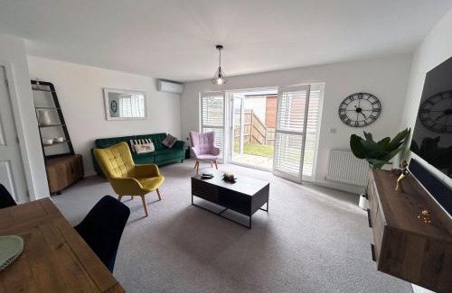 Whitstable Casa | Luxury 3 bed home in Whitstable with parking