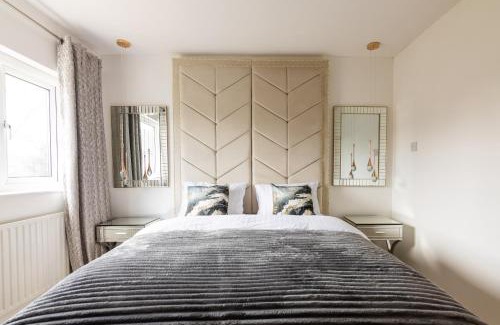 Trafford Casa | Luxury 3 Bed House Manchester Old Trafford