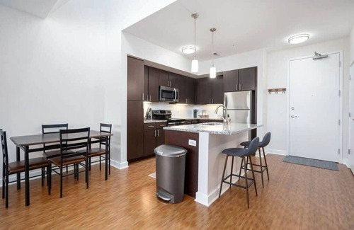 Grandview Heights Apartamento | Luxury 3-Bed Near Downtown