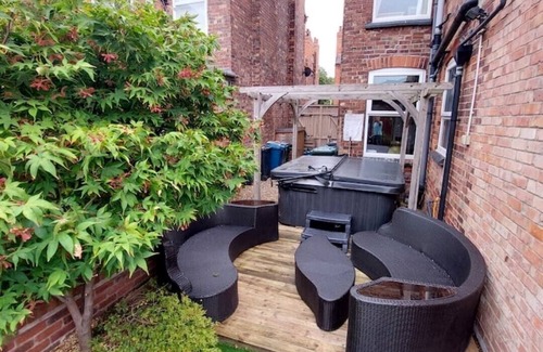 West Bridgford Casa | Luxury 3-bedroom Family Home With hot tub