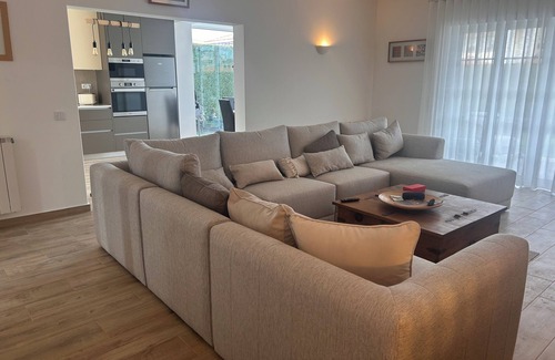 Praia del Rei Villa | Villa de lujo de 3 dormitorios - Praia del Rey con gran piscina privada climatizada cerca de la playa