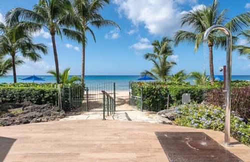 Schooner Bay Apartamento | Luxury 3-bedroom beachfront penthouse