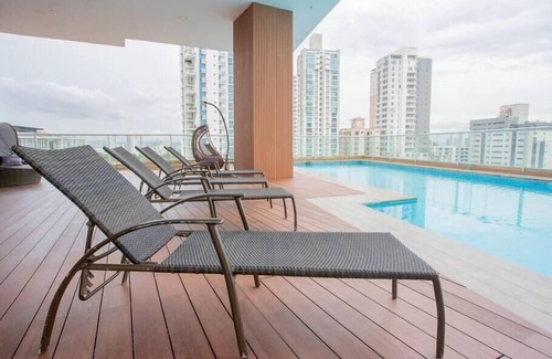 Tumba Vieja Apartamento | Luxury 3 Bedroom Cityview apt parkingandbalcony