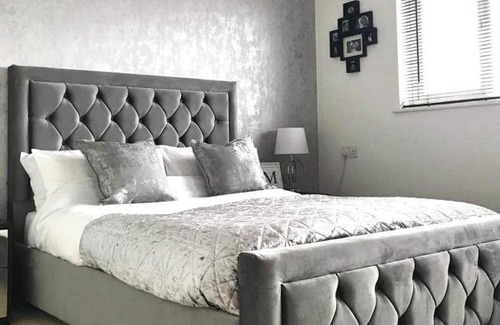 Barking Apartamento | Luxury 3 Bedroom Flat in Barking Town Centre
