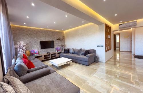 Malabata Apartamento | Luxury 3 bedroom panoramic views in Hotspot with Fibre Optic Wifi and Netflix