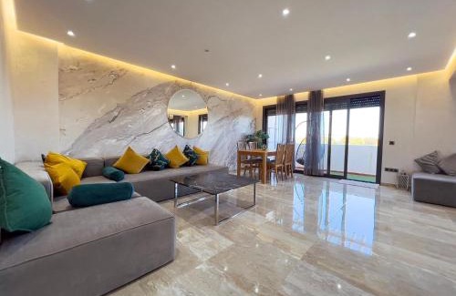 Malabata Apartamento | Luxury 3 bedroom panoramic views in Hotspot with Fibre Optic Wifi and Netflix