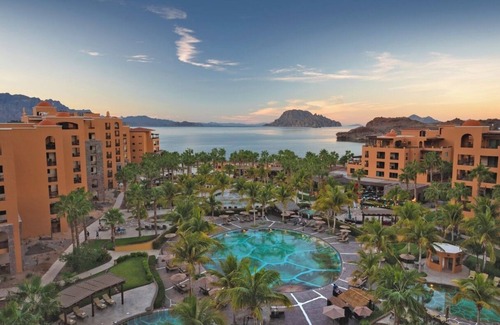 Loreto Apartamento | Luxury 3-Bedroom Penthouse with Ocean Views in Loreto
