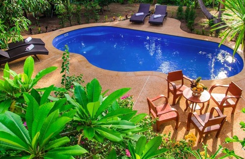 Nuea Khlong Villa | De lujo de 3 dormitorios con piscina Villa Baan Don !!