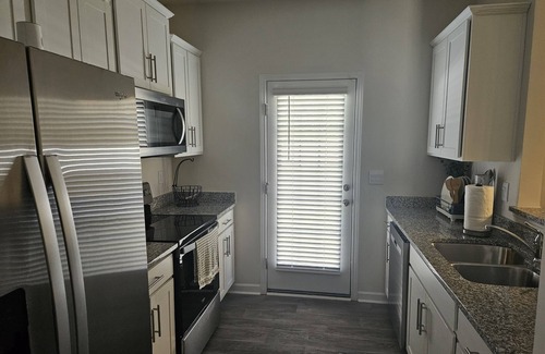 Paw Creek Casa | Luxury 3-bedroom townhome located in brilliant Charlotte with Amenities