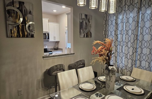 Paw Creek Casa | Luxury 3-bedroom townhome located in brilliant Charlotte with Amenities
