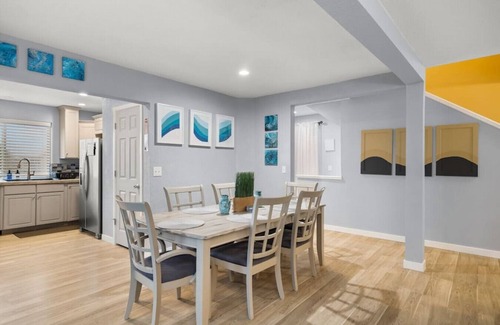 Aberdeen Casa | Luxury 3-bedroom Tri-Level w/ Game Room