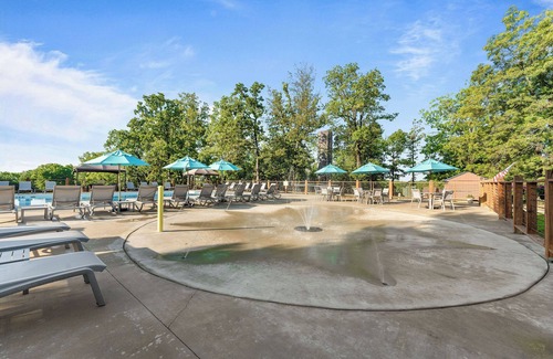 Branson Cedars Cabina | Lujo 3 BR / 2BA Real Log Cabin-W / Private Hot Tub!