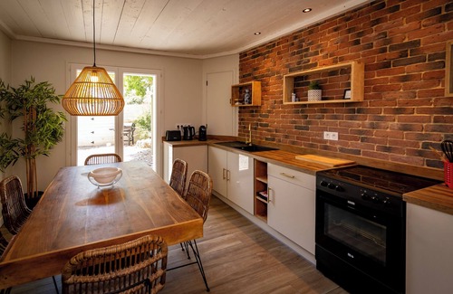 Saint-Nazaire-d'Aude Casa | Luxury 3 Bedroom Gîte-Plunge Pool near Narbonne & Canal du Midi. Up to 6 Guests