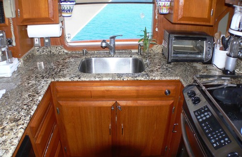 Sun Bay South Alquiler De Eote | Luxury 3 level traditional Yacht