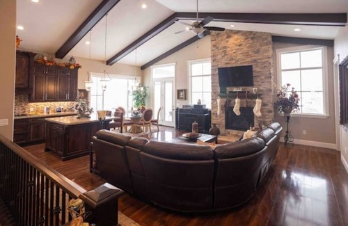 Herriman Casa | Luxury 3000 sf custom home with deck & hottub, large master suite and gym.