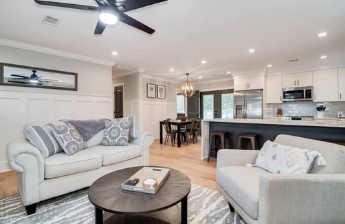 Augusta Casa | Luxury, 3bd Augusta Home in Culdesac