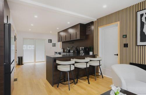 Central-Maverick Square - Paris Street Apartamento | Luxury 3BD Short Walk to Airport