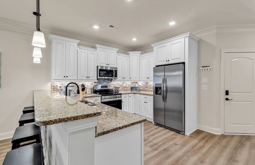 Murrells Inlet Casa | Luxury 3BR/2BA getaway in Murrells Inlet with Pool! Pet friendly, fenced in!