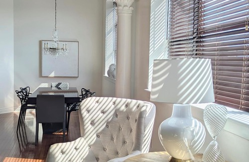 Central Business District Condominio | Luxury 3BR Downtown Kalamazoo Penthouse + Private Parking & Walkable