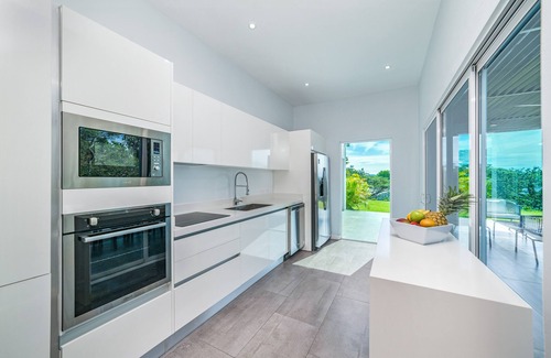 Sámara Villa | Luxury 3BR Home w/Pool, Near Beach & Downtown