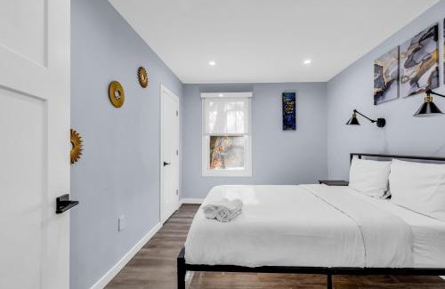 Villa Heights Casa | Luxury 3BR House in Charlotte