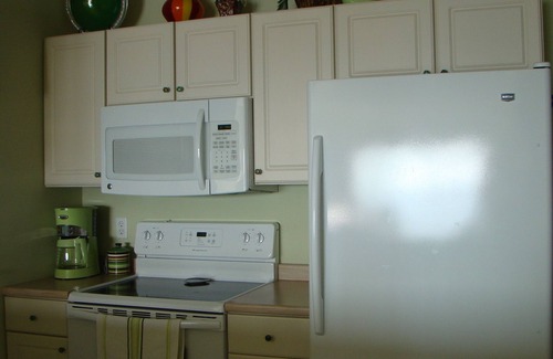 Lakeland Condominio | 3BR de lujo, frente al lago / Ground Level Condo, Una vista espectacular del canal principal, Wifi
