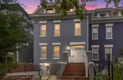 Petworth Apartamento | Luxury 3BR & Parking in Central DC - Steps to Metro