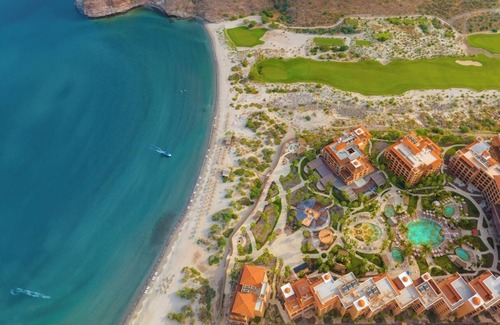 Loreto Apartamento | Luxury 3BR Penthouse in Loreto – Golf, Ocean Views & Ultimate Comfort