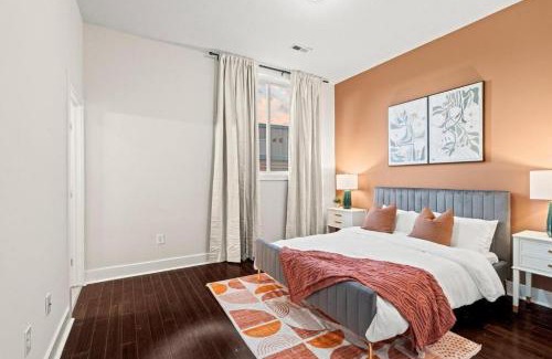 Fairmount Apartamento | Luxury 3BR Rooftop Retreat , Walk to MET and Metro! Free Parking