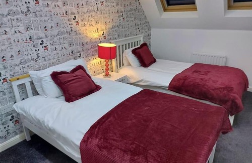 Swindon Casa | Luxury 4 bed house in Swindon