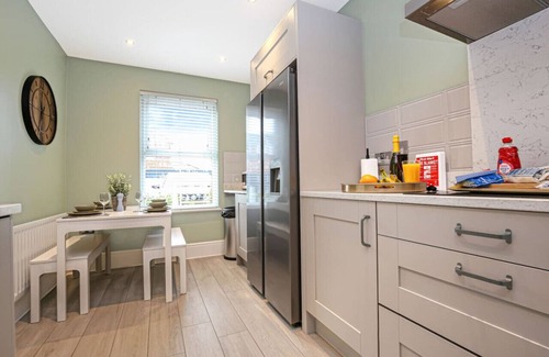 Newport Pagnell Casa | Luxury 4 Bedroom House-Sleeps 7
