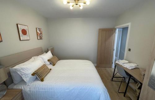 Selhurst Casa | Luxury 4-Bedroom Haven Garden Parking