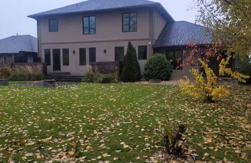 Steinbach Casa | Luxury 4 Bedroom Home