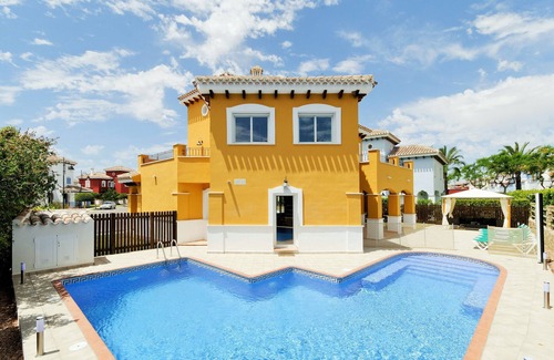 Torre-Pacheco Villa | Villa de lujo de 4 dormitorios, gran piscina climatizada, jacuzzi integrado