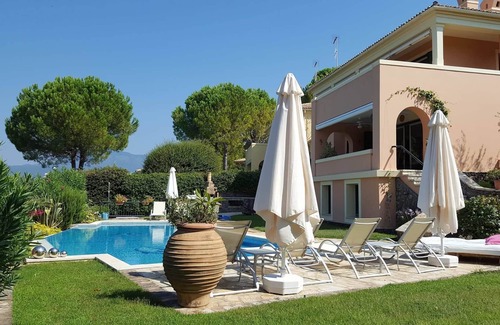 Limni Villa | 5 * Villa uso libre de Speed Boat | KOMMENO | Colección de prestigio